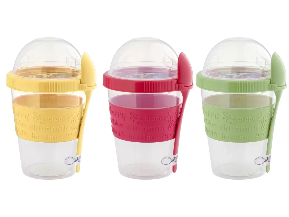 Obniżka ceny Pojemnik na jogurt i musli plastikowy z łyżeczką MIX KOLORÓW 0,6 l